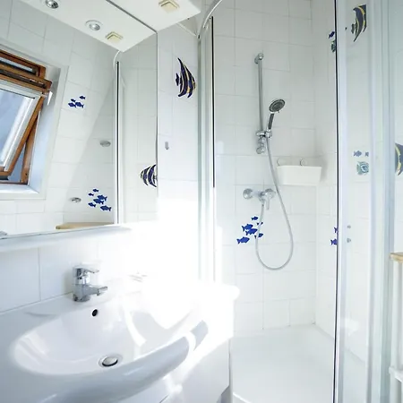 Bright Flat Close To Chatelet